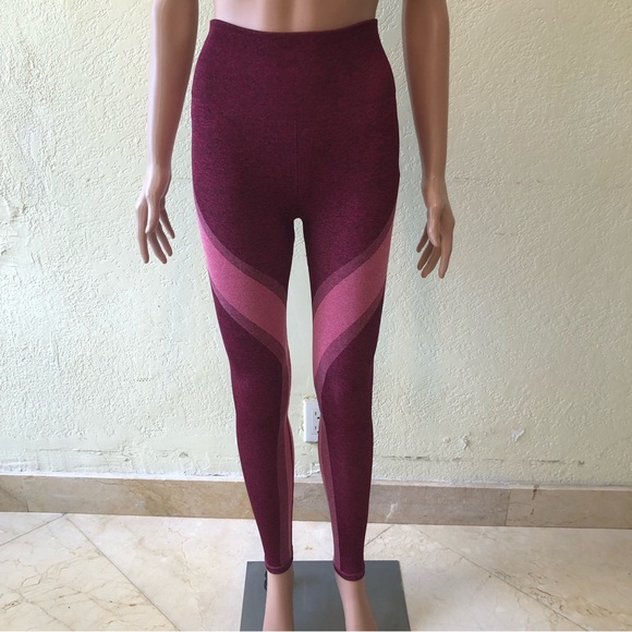 Fabletics Women’s Size S Maroon/Pink Compression Leggings Yoga Pants Stretchy - Picture 1 of 16